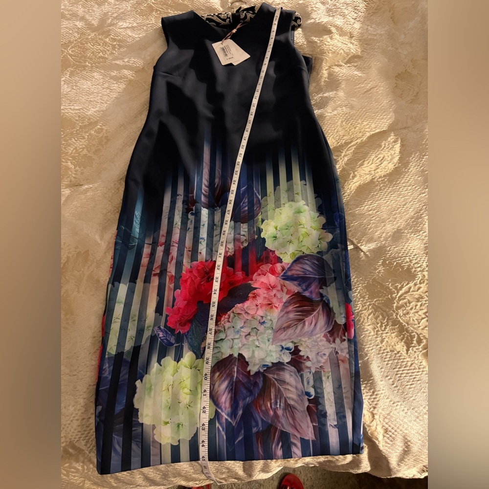 Ted Baker size 4 (US 8-10) Rimena Vespera Hydrangea midi pencil dress. - Picture 9 of 9